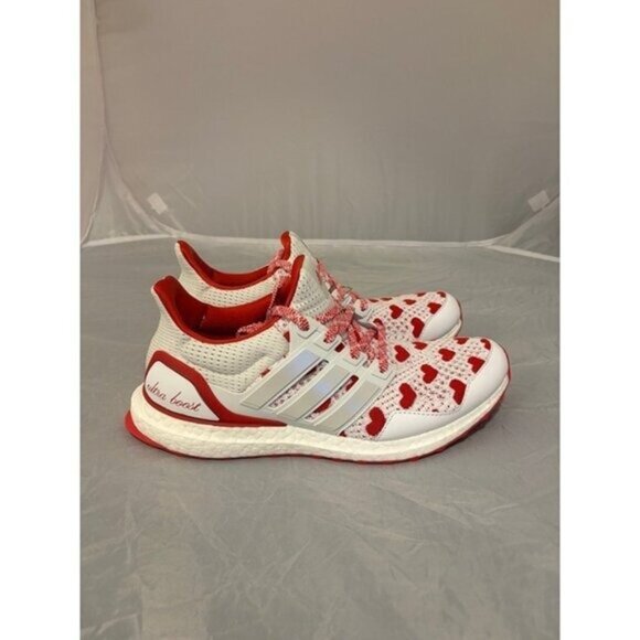 Adidas Ultraboost 1.0 men’s shoes size 9 Valentine’s Day 2025 JR5845 NWT